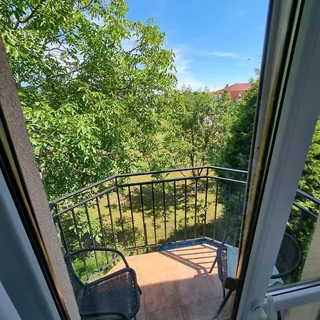 Pod Debem グジボボ