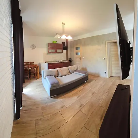 ホームステイ Pod Debem グジボボ